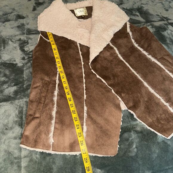 YMI Faux Fur Vest Women's 1X Plus Brown Classic Shawl Collar Pockets Open Front - Picture 6 of 7